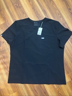 Figs Men’s Leon Freex Slim Scrub Top